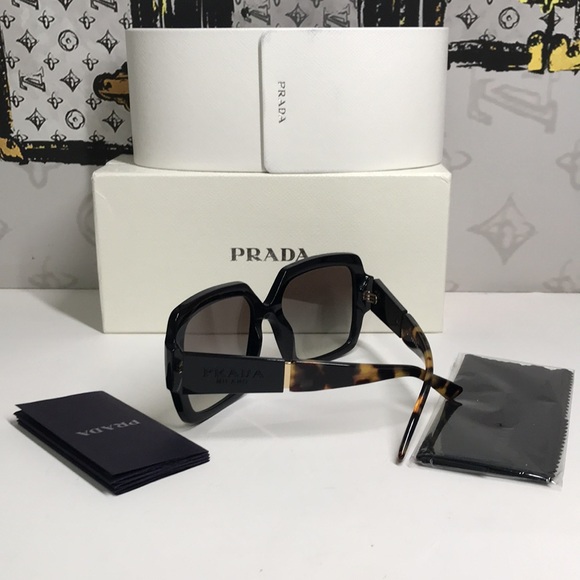 New Authentic Prada Black Square Sunglasses SPR 21x 1AB-0A7 - Picture 14 of 14